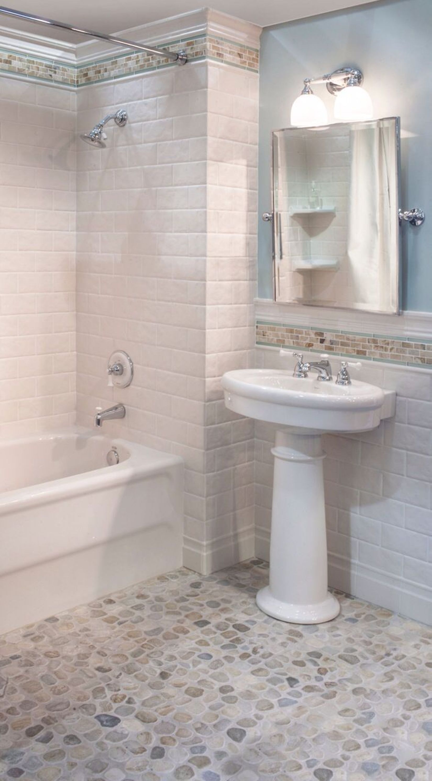 bathroom-tile-ideas-with-pebble-rocks-on-the-bathroom-floor