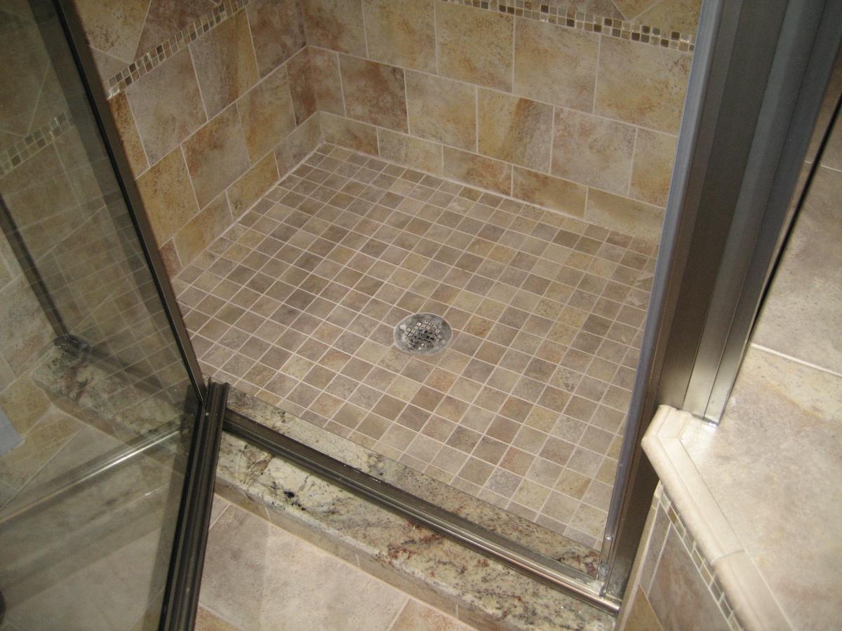 shower-floor-tile-design-ideas_LZDIRd3d3LmJlc3RmbG9vcmlkZWFzLmNvbS93cC1jb250ZW50L3VwbG9hZHMvMjAxNS8wMQ==