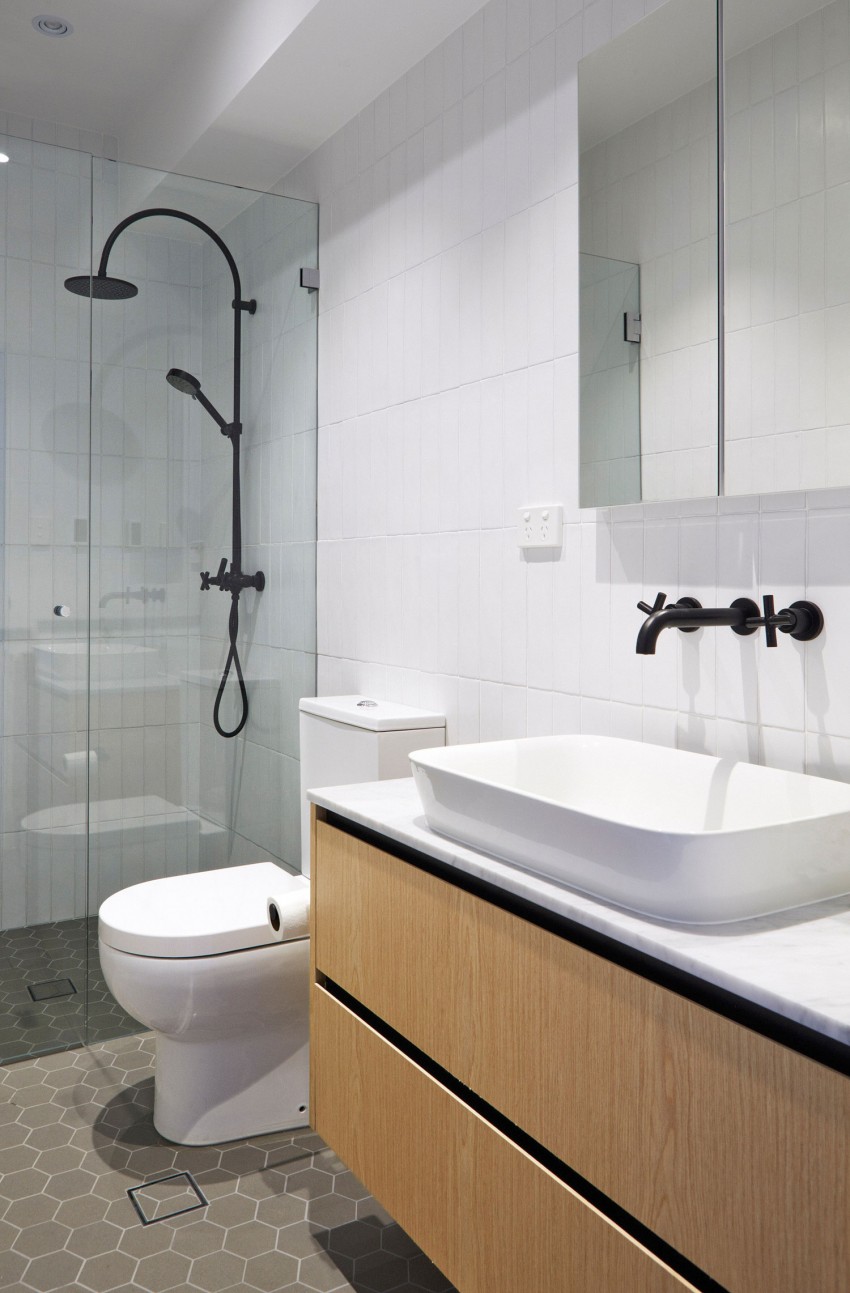 small-bathroom-ideas-wall-mount-vanity-honeycomb-tile-floor