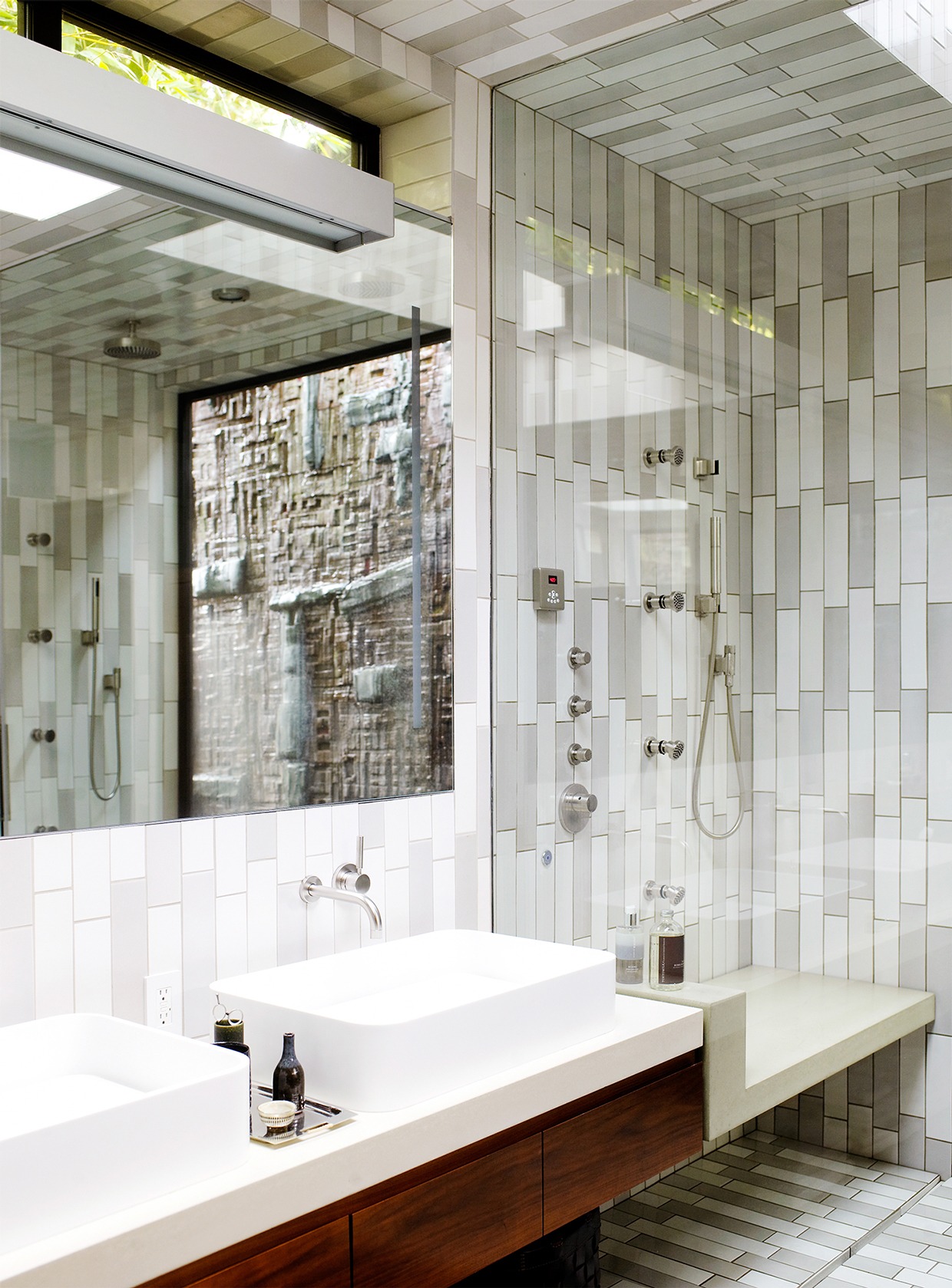 tiled-bathroom-windows