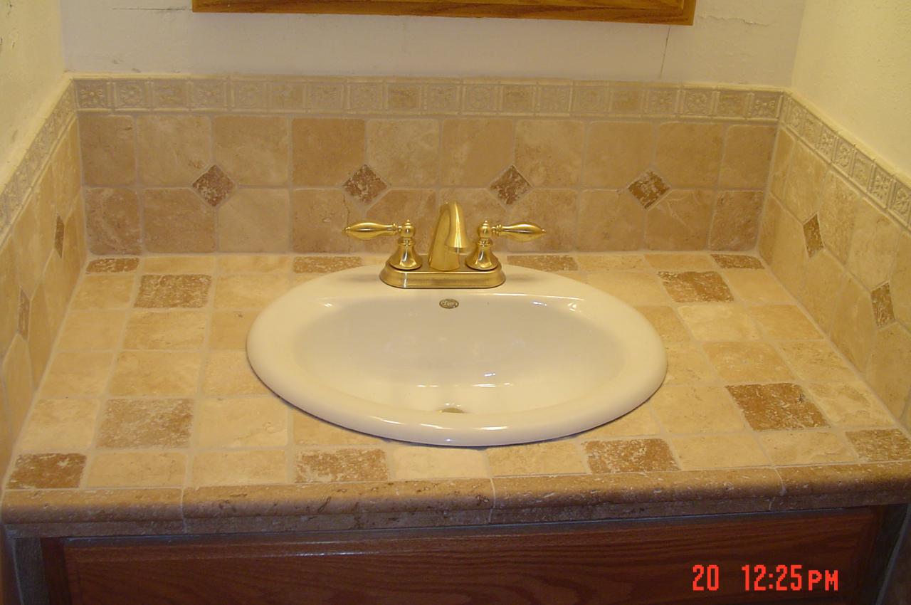 travertine-tile-bathroom-countertops-amazing-1_LZDIRbXZtYXMuY29tL2ltYWdlcy9pbWc0