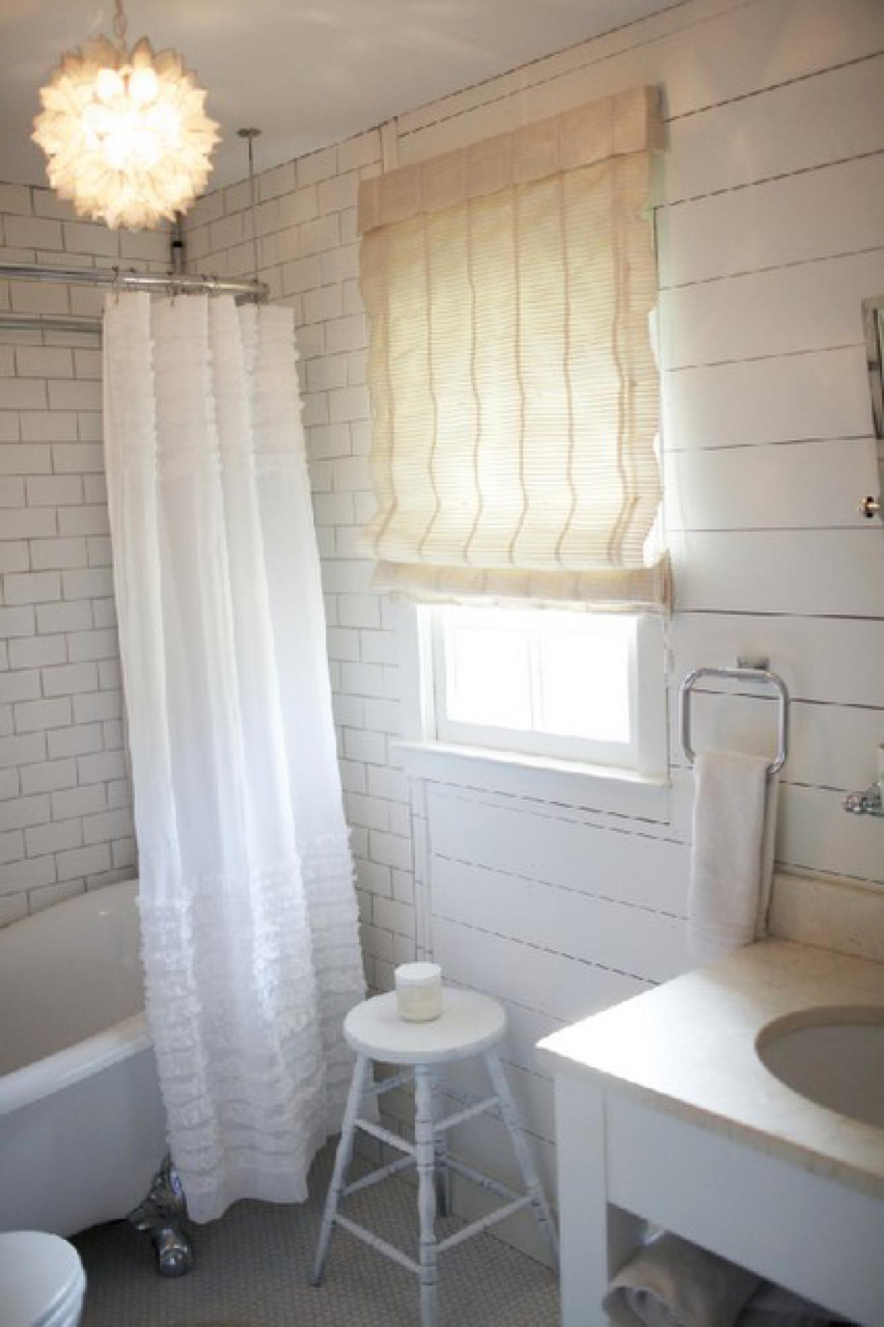 DP_Darnell-Cottage-Master-Bathroom-3_s3x4.jpg.rend.hgtvcom.1280.1920