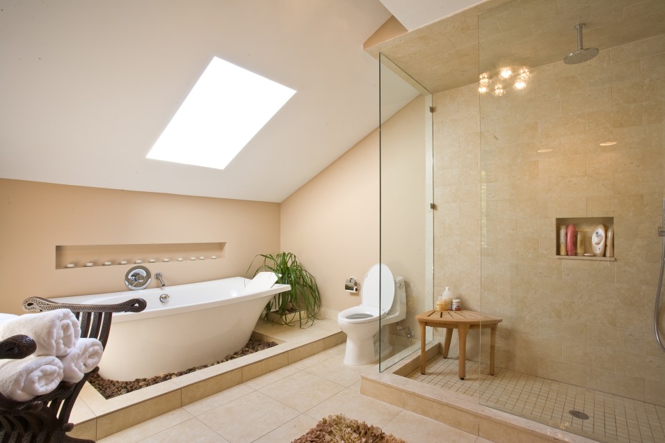 Minimalist-Luxury-Bathroom-with-Shower-Room